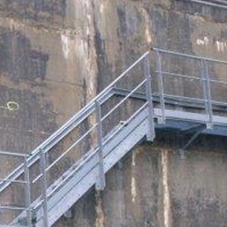 Passerelle du barrage de Chorance (38) - fabrication et installation
